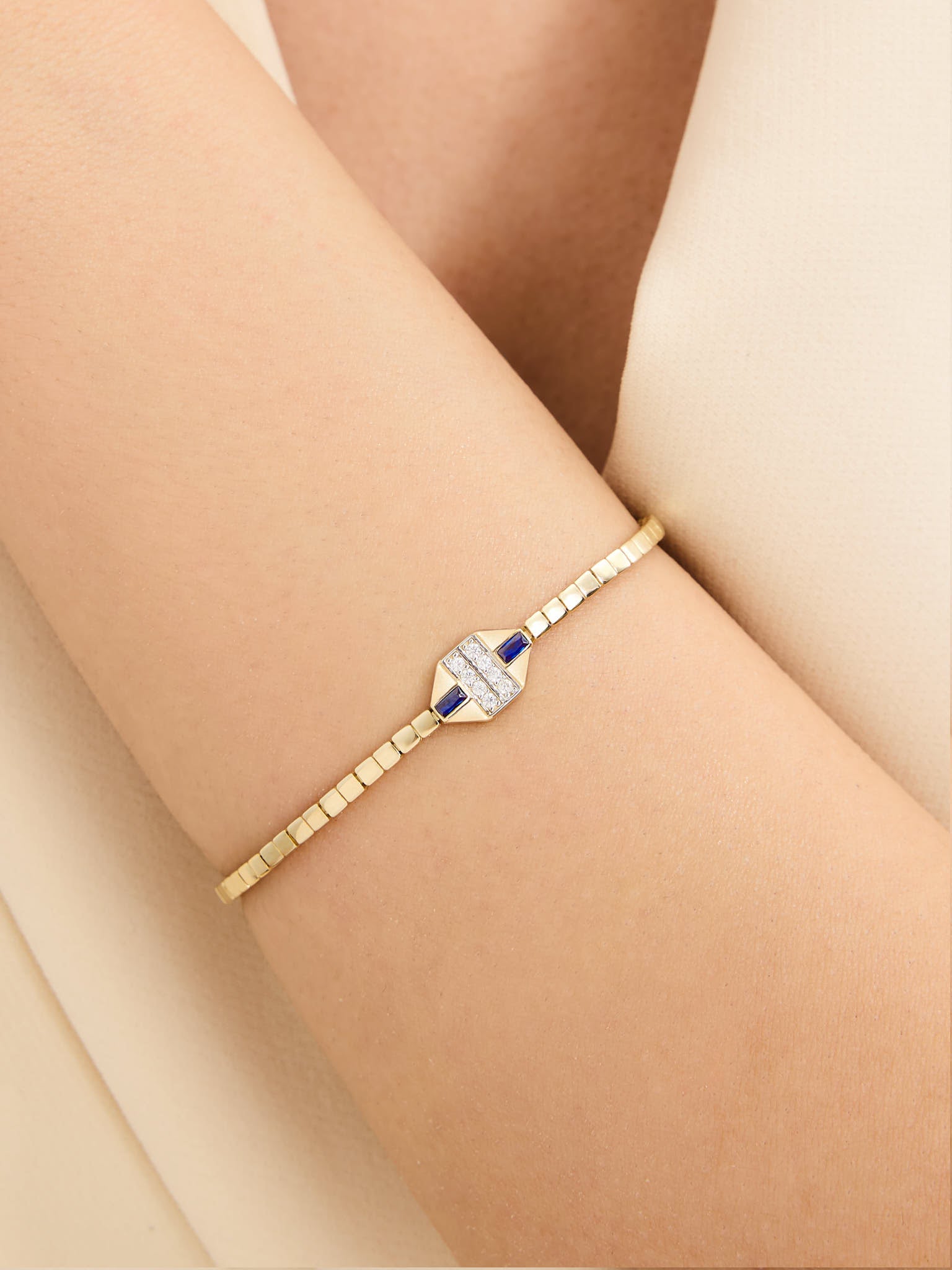 5.87 Gr. Trio Blu Altın Bileklik