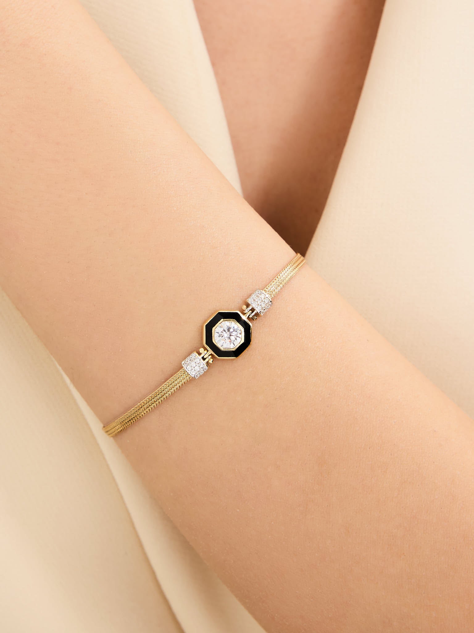 5.69 Gr. Layali Altın Bileklik