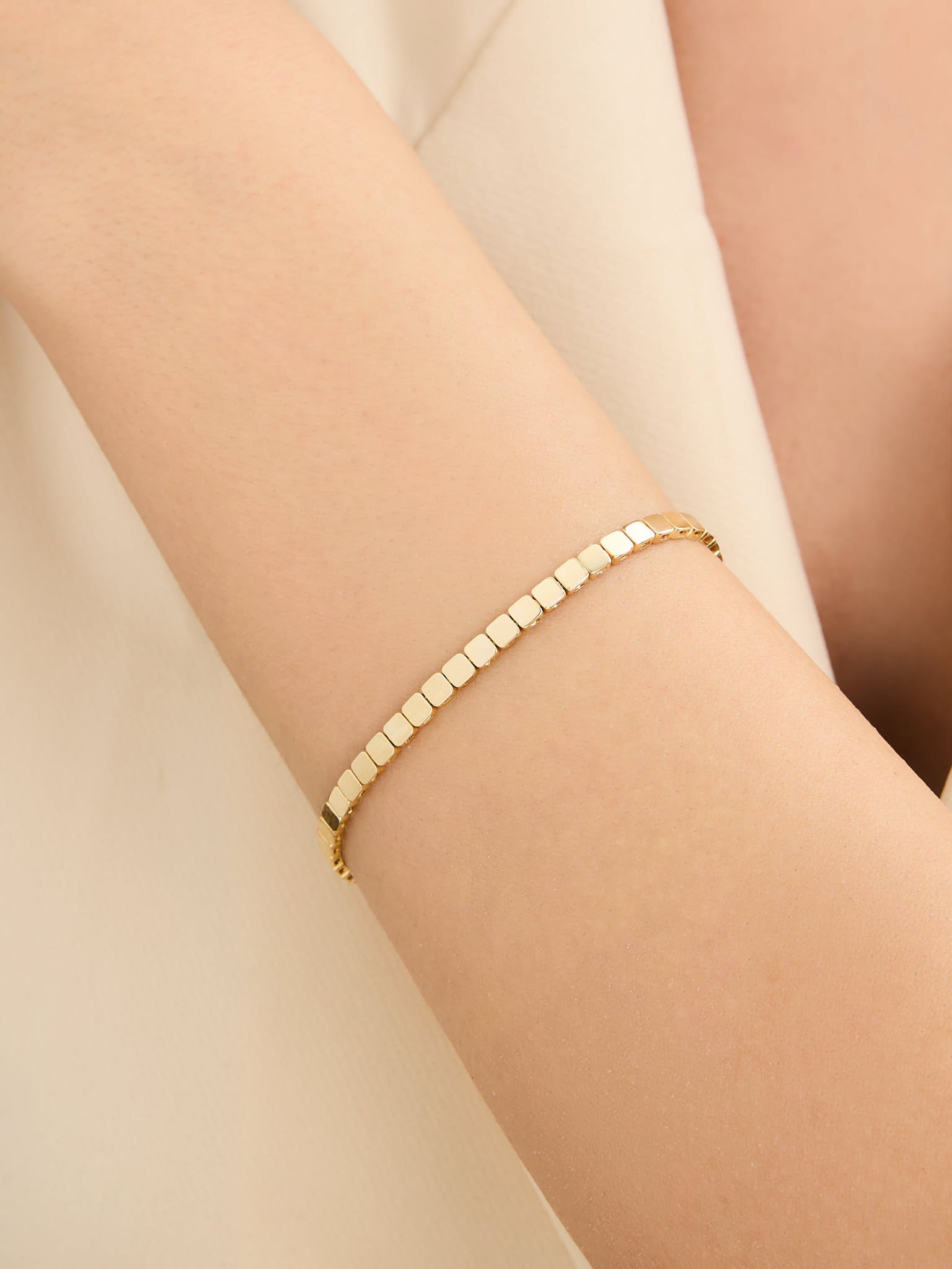 6.38 Gr. Niamh Line Altın Bileklik