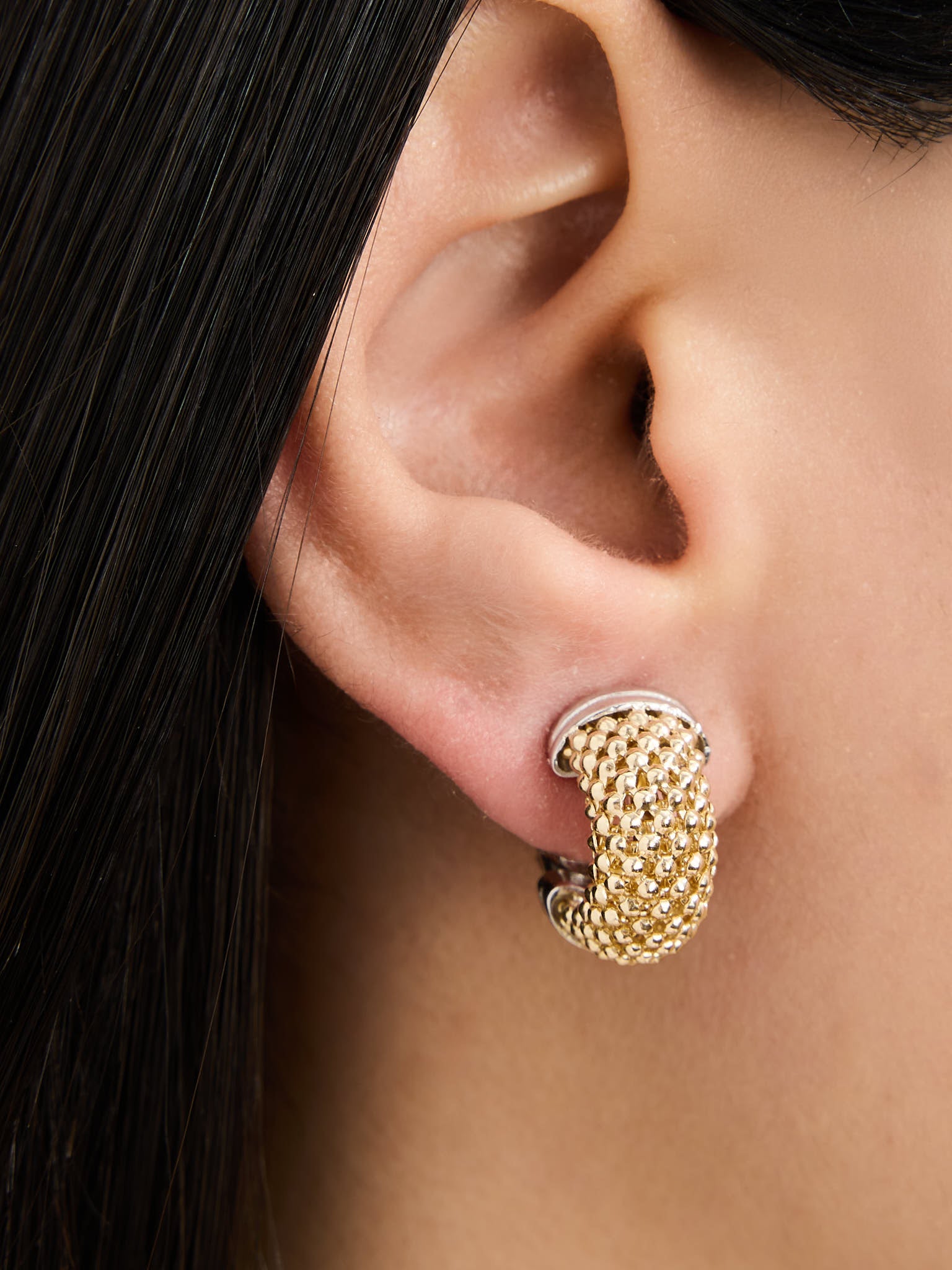 7.78 Gr. Hasır Altın Huggie Küpe