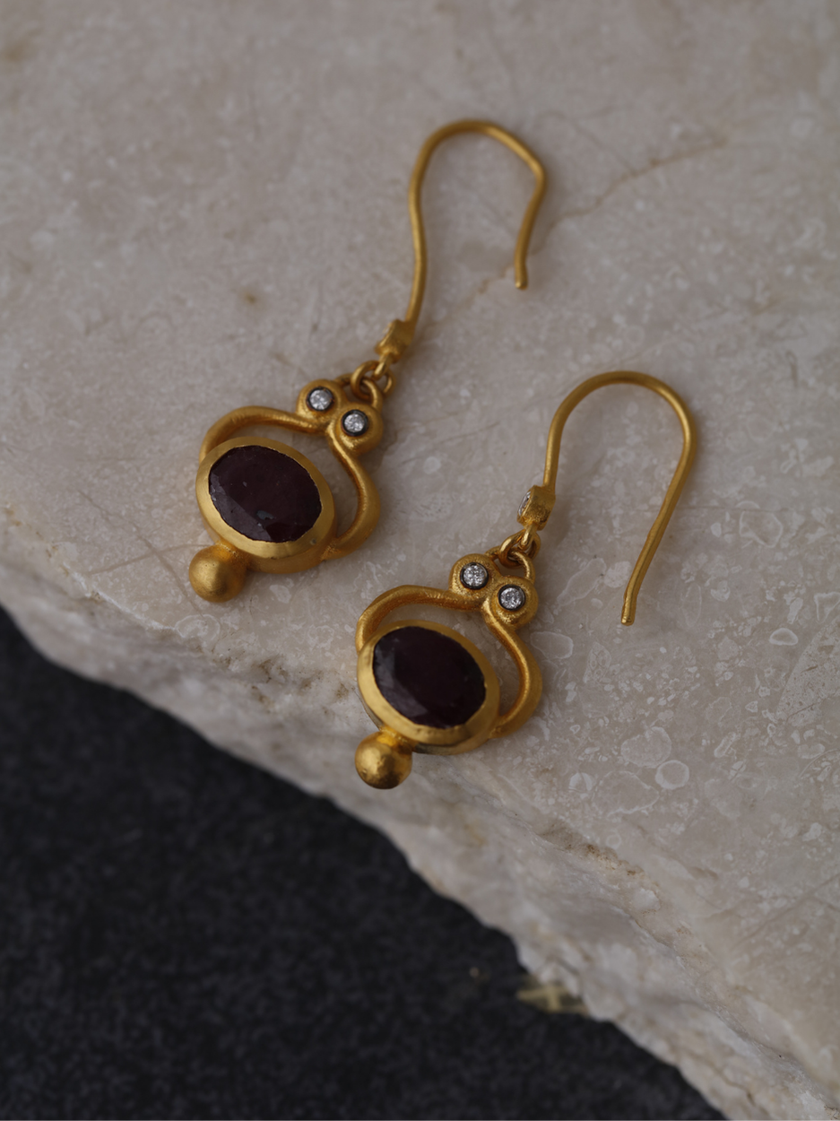 5.88 Gr. Ruby Dream Drop Küpe