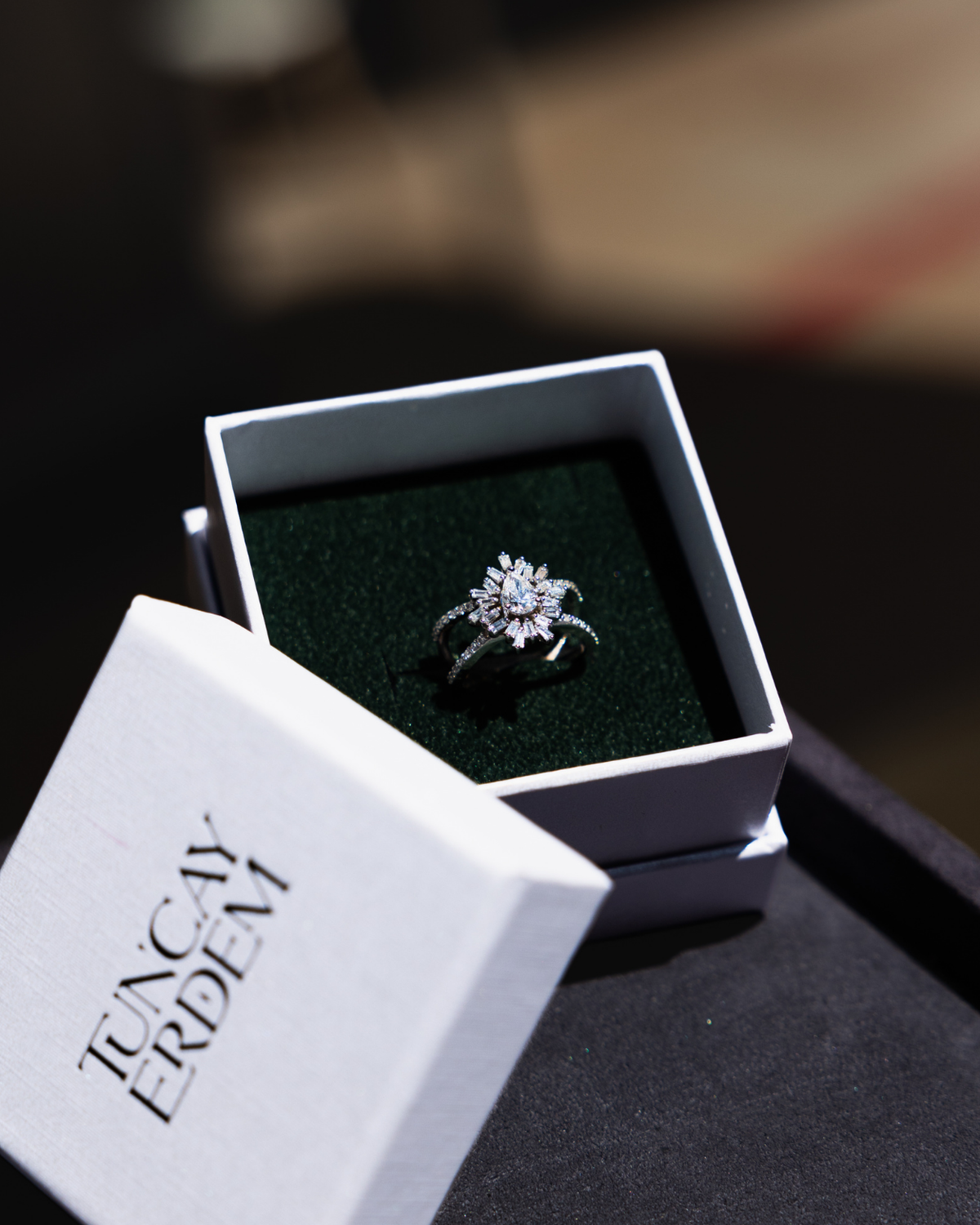 1.06 Karat Brillies Pırlanta Damla Yüzük