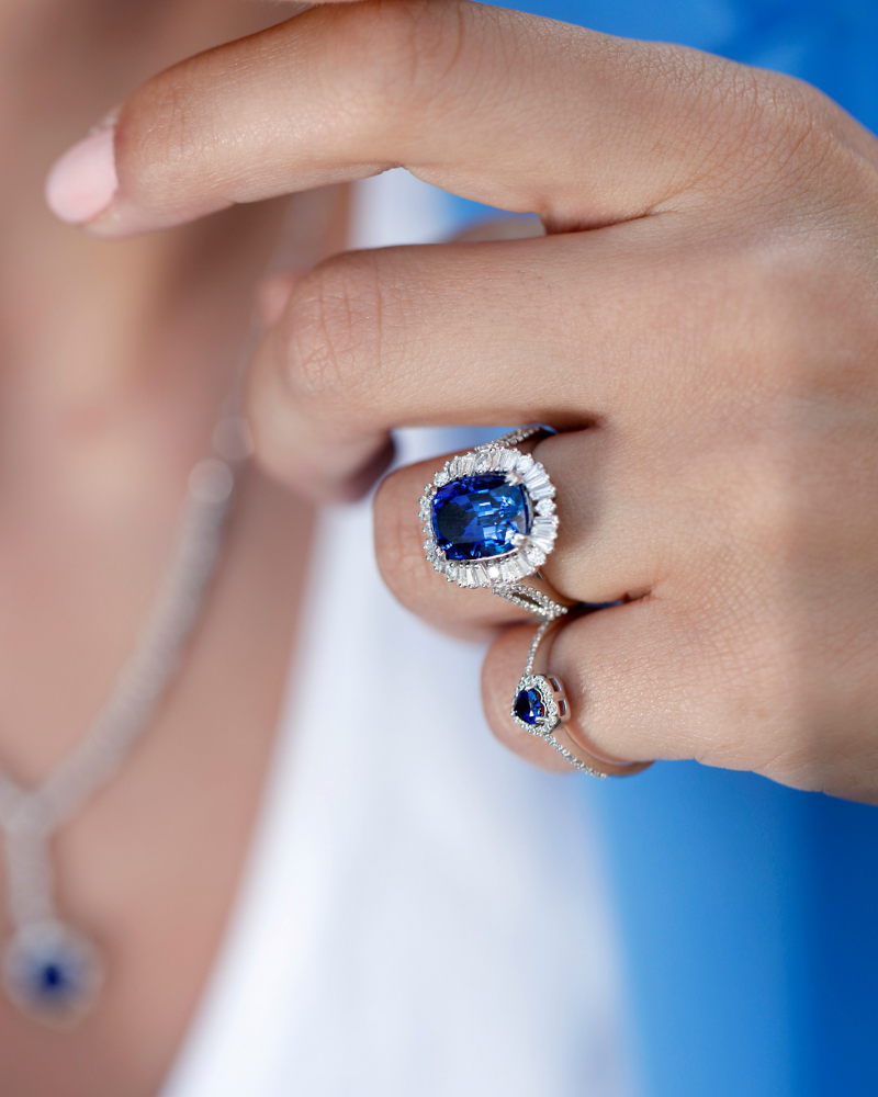 7.38 Karat Canopus Safir Pırlanta Oval Yüzük