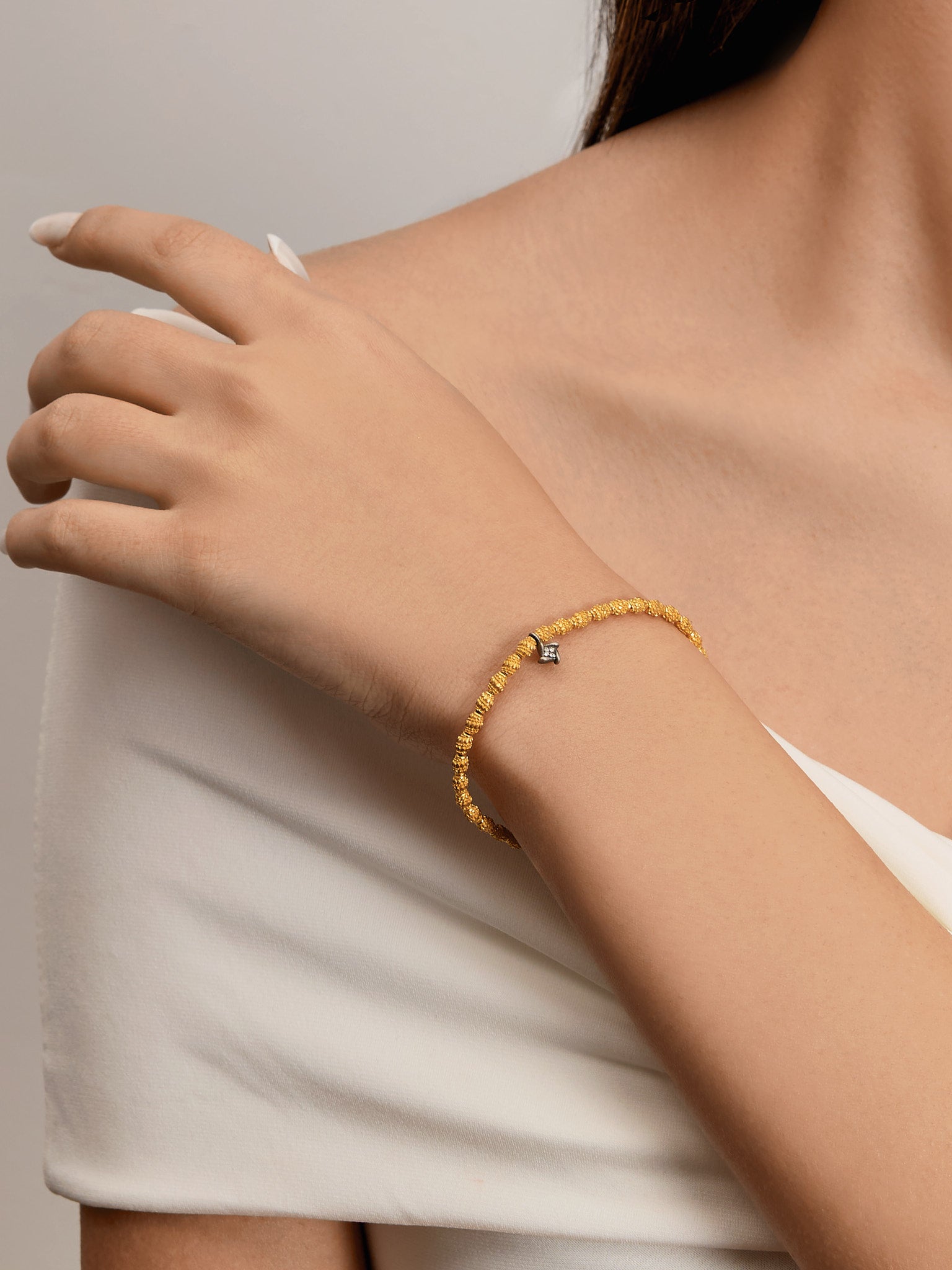 9.98 Gr. Veylith Line Pırlanta Bileklik