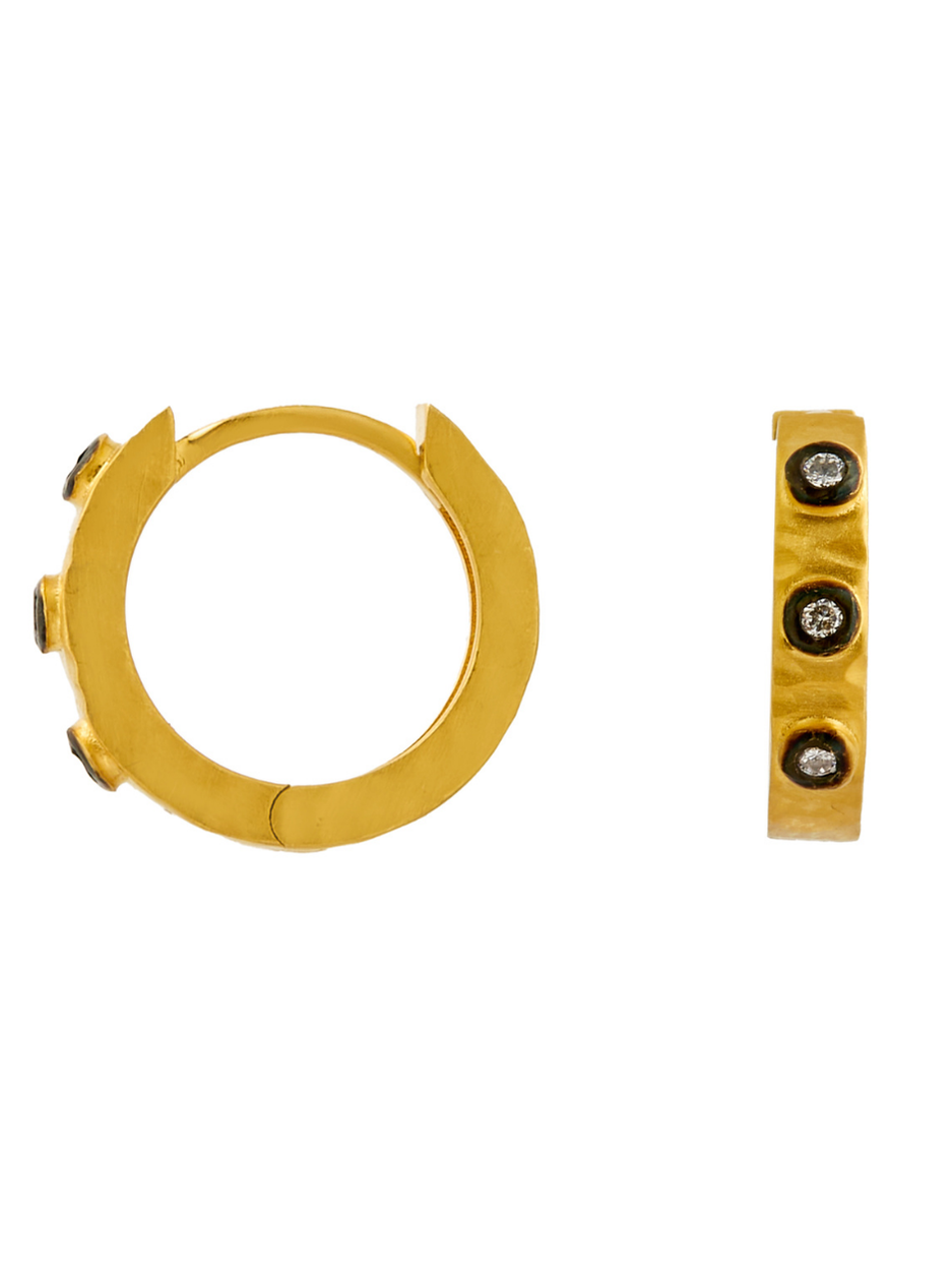 0.09 Karat Rauf Huggies Küpe