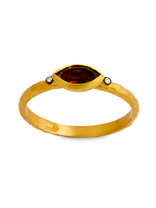 0.06 Karat Esma Pırlanta Yüzük