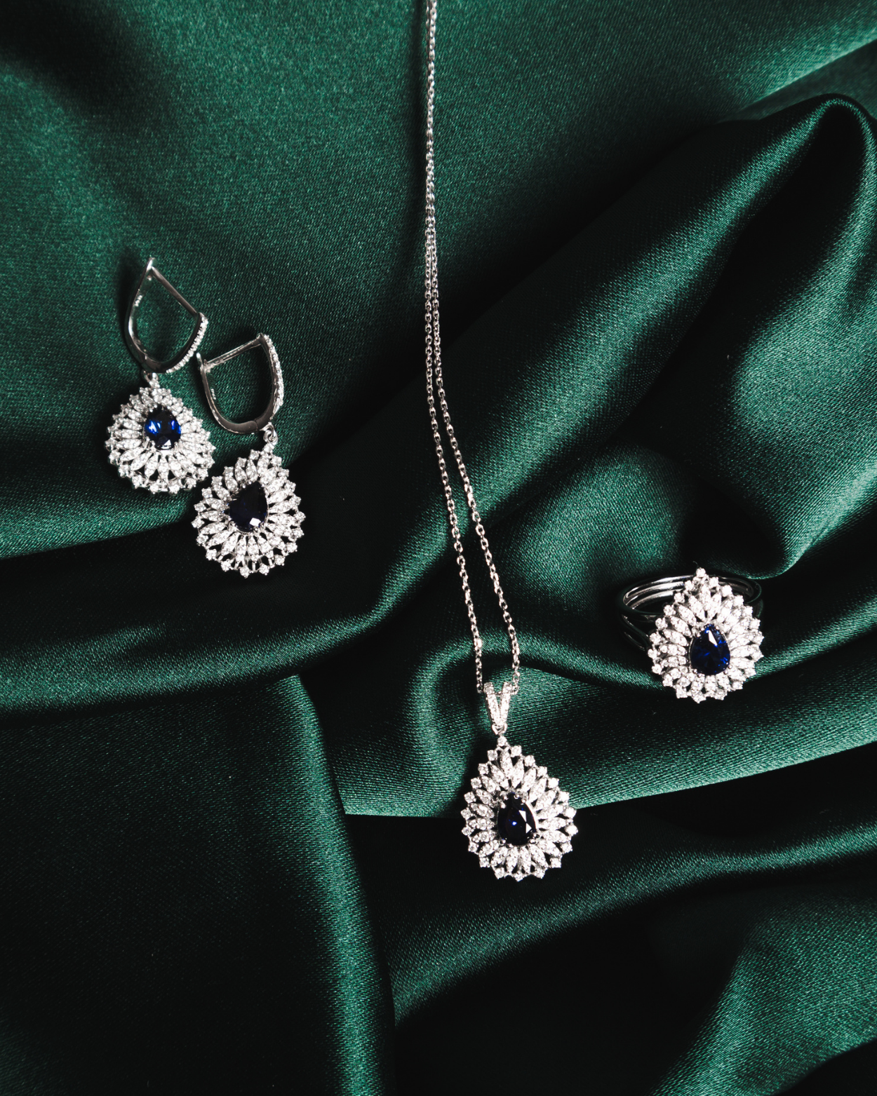 2.76 Karat Auris Moon Pırlanta Jacket Küpe