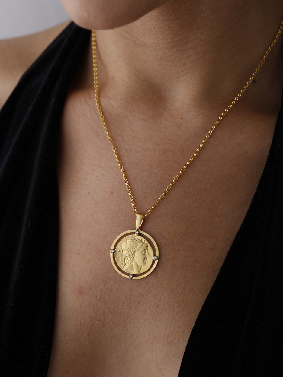 Golden Caesar Kolye
