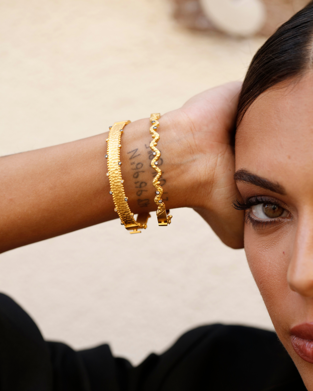 18.30 Gr. Hittite Edging Pırlanta Bileklik