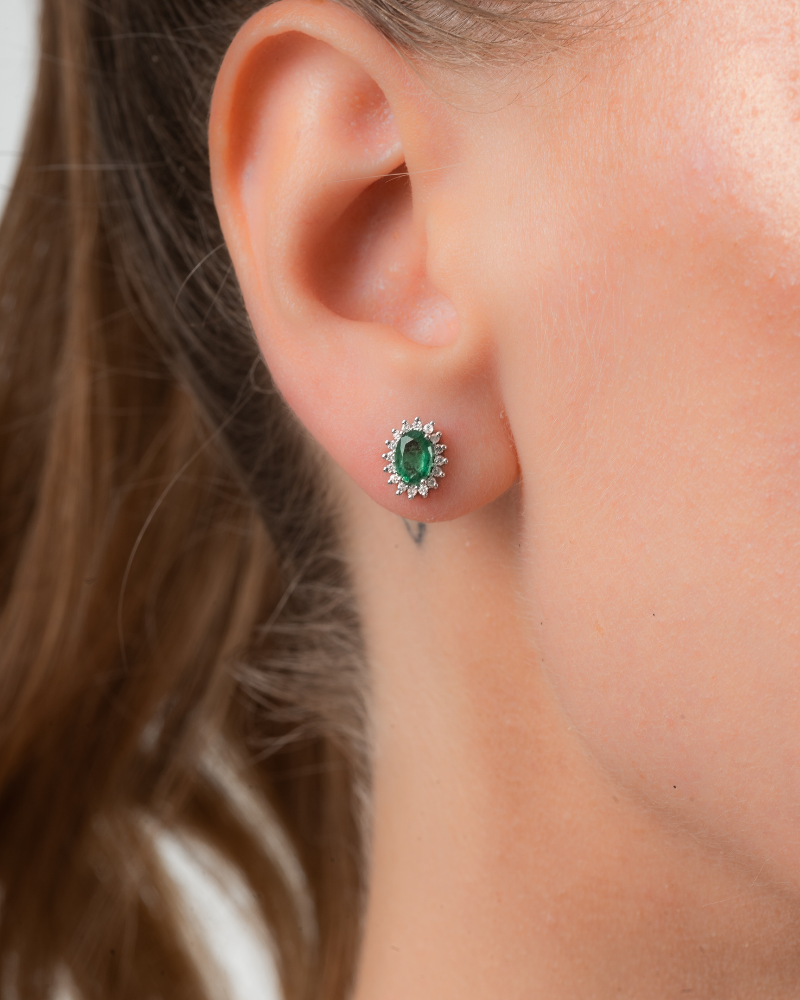 0.97 Karat Bush Pırlanta Stud Küpe