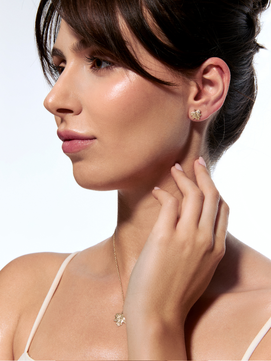 Asma Yaprağı Studs