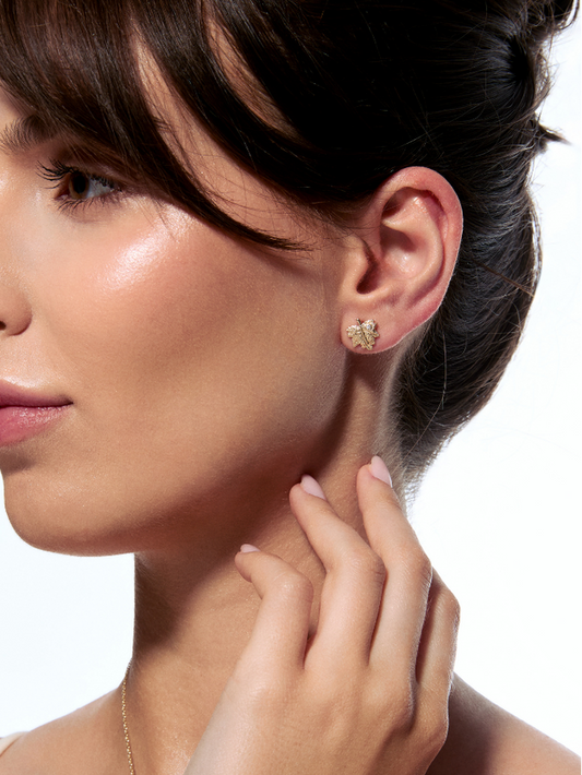 2.19 Gr. Asma Yaprağı Altın Stud Küpe