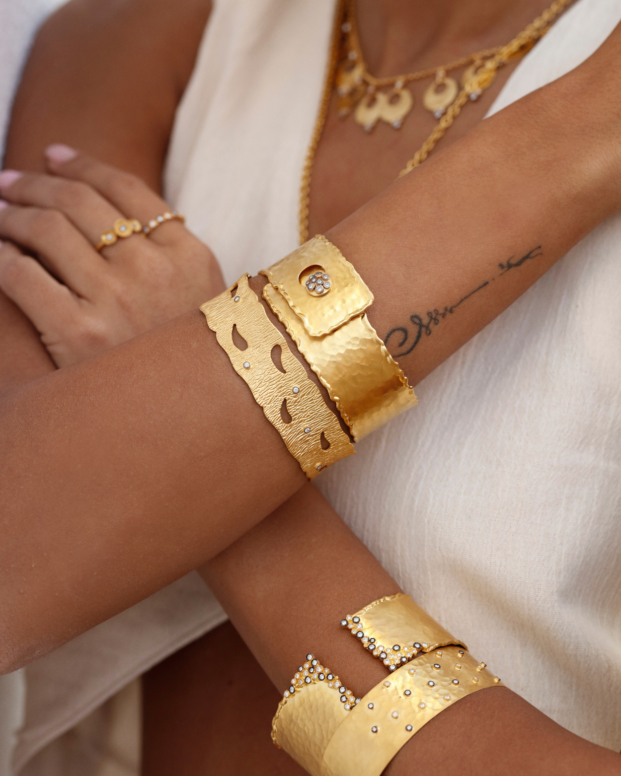 45.39 Gr. Ancient Bosphorus Altın Bileklik