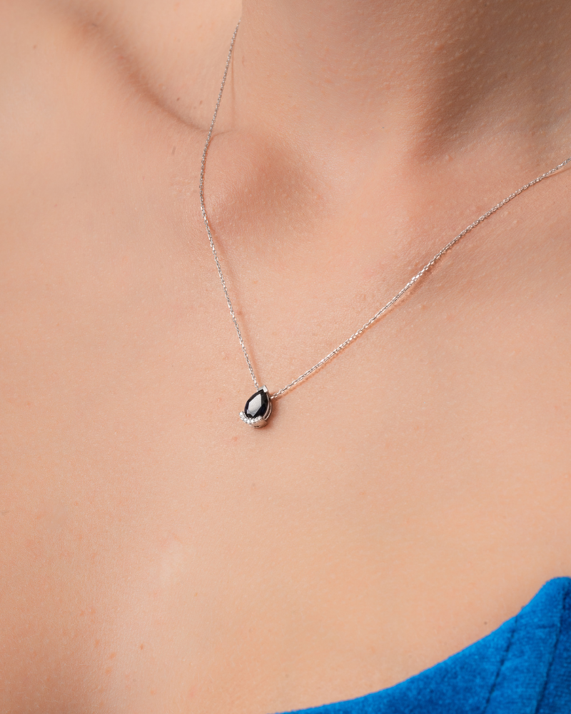 0.07 Karat Sapphire Pear Pırlanta Kolye