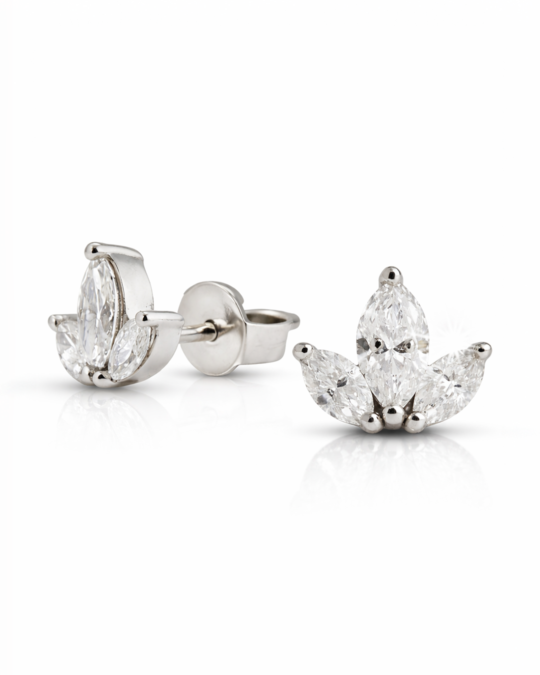 0.23 Karat Lotus Pırlanta Stud Küpe