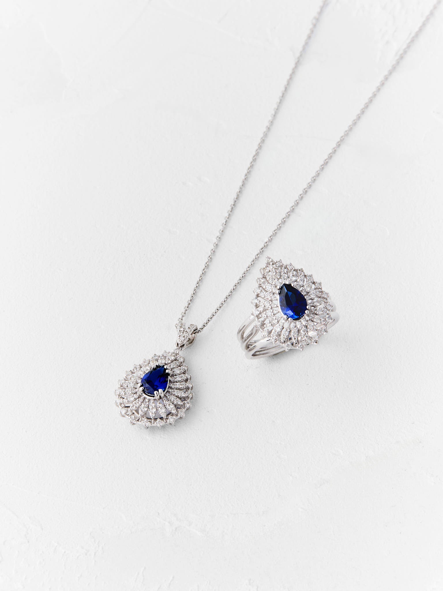 Blue Diamond Damla Kolye