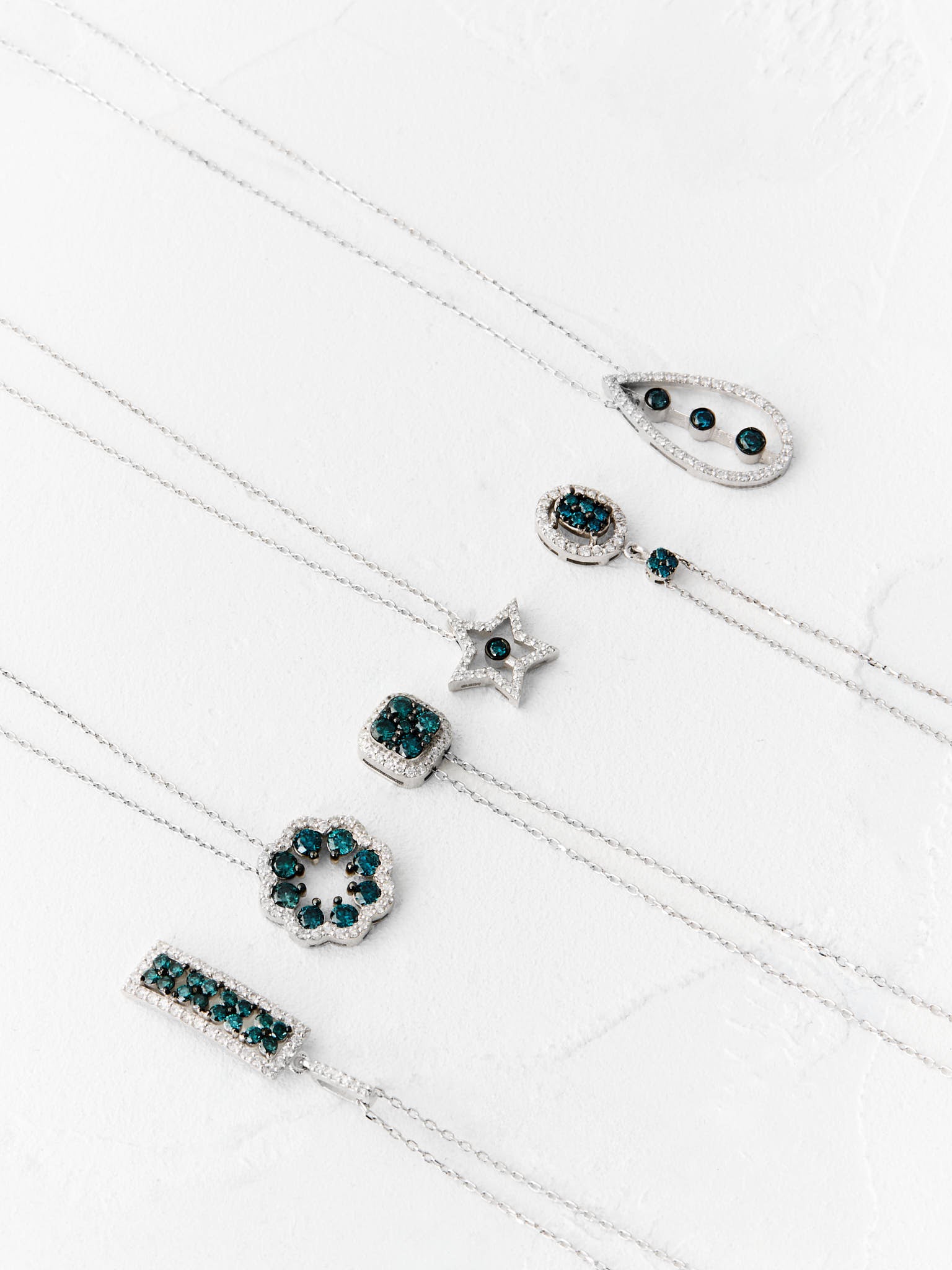 Blue Diamond Sıralı Kolye