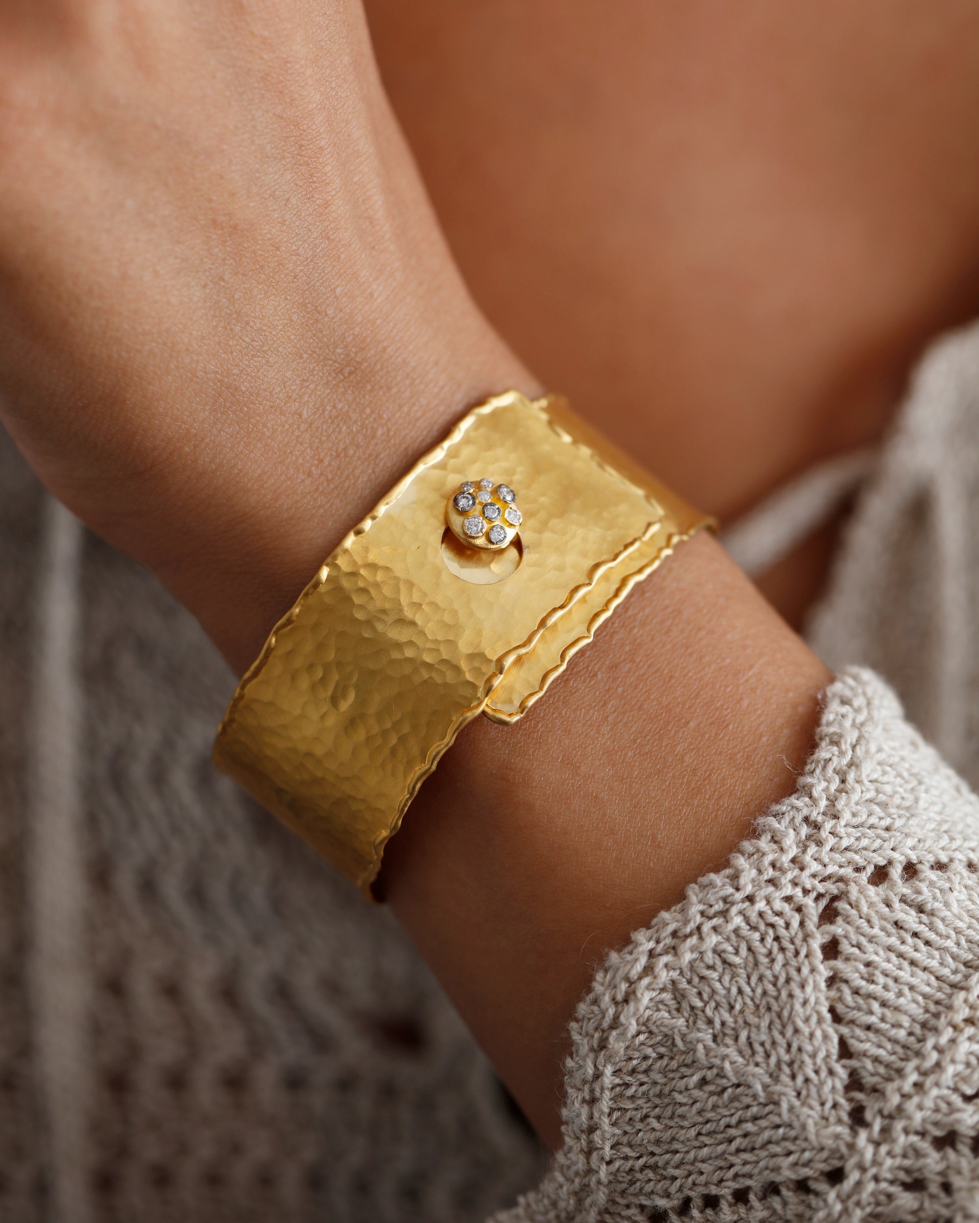 39.03 Gr. Kelvess Corsage Pırlanta Bileklik