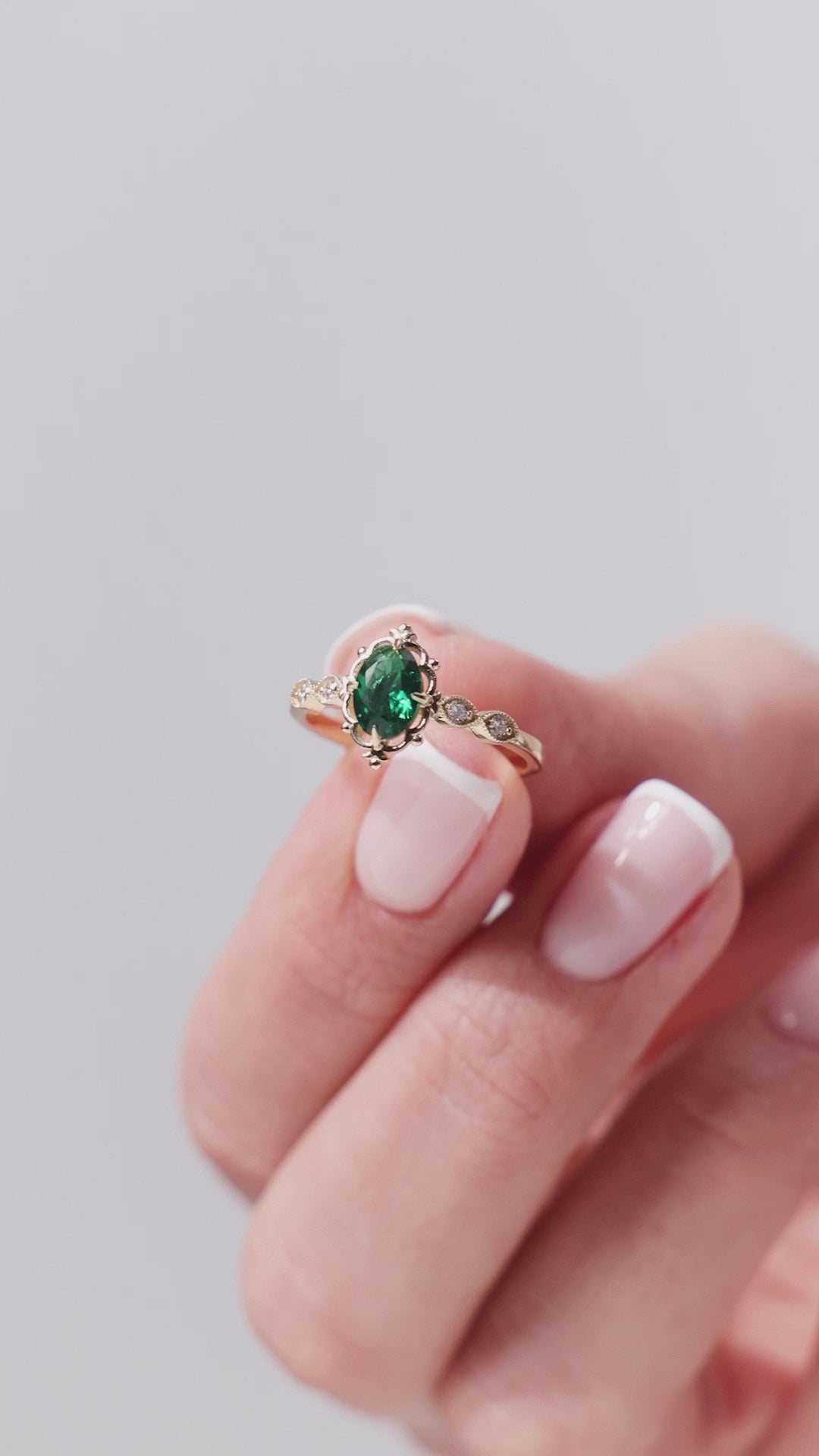 0.73 Karat Vou'r Pırlanta Oval Yüzük